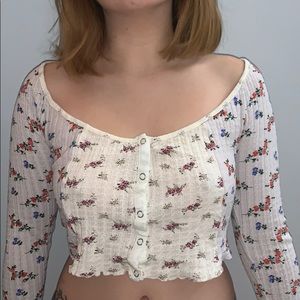 long sleeve urban outfitter crop top